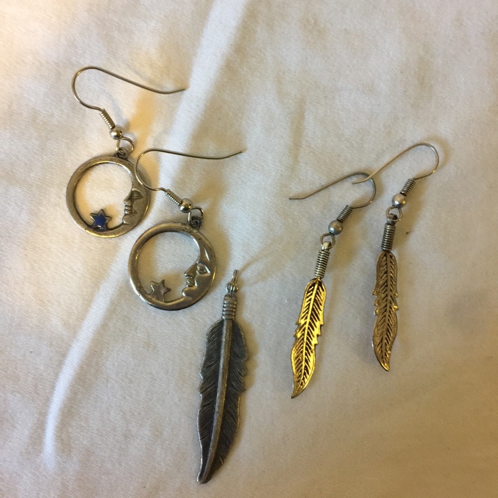 Bundle of hippie earrings and pendant